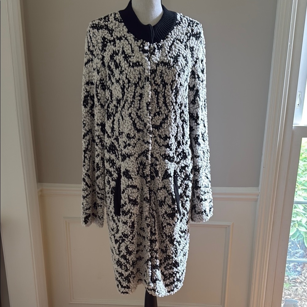 Solitaire XL Black Ivory Off-White Textured Long Cardigan Teddy Sweater Pockets